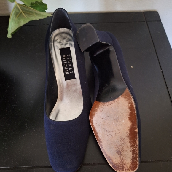 Stewart Weitzman kitten heels - Picture 3 of 3